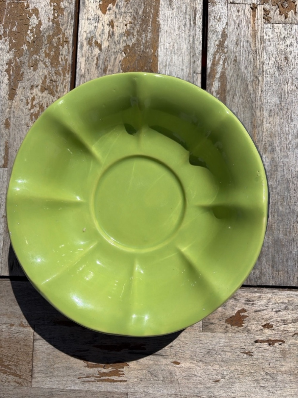 Vtg McCoy USA Chartreuse Petal Bowl 7.75β Scalloped Art Pottery MCM Cottage - Picture 2 of 5